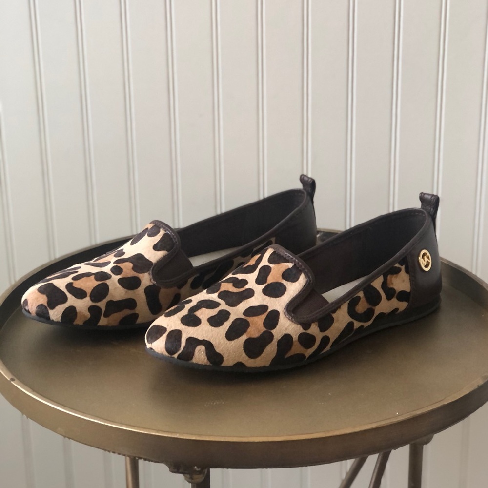 Michael Kors Merritt calf hair flats. 6.5. EUC